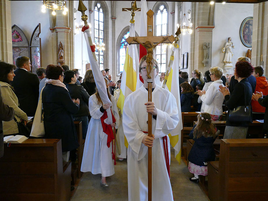 Feier der 1. Heiligen Kommunion in Sankt Crescentius (Foto: Karl-Franz Thiede)